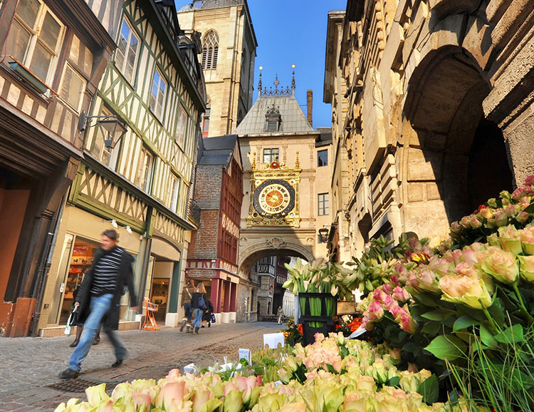 Der berühmte Uhrturm in Rouen