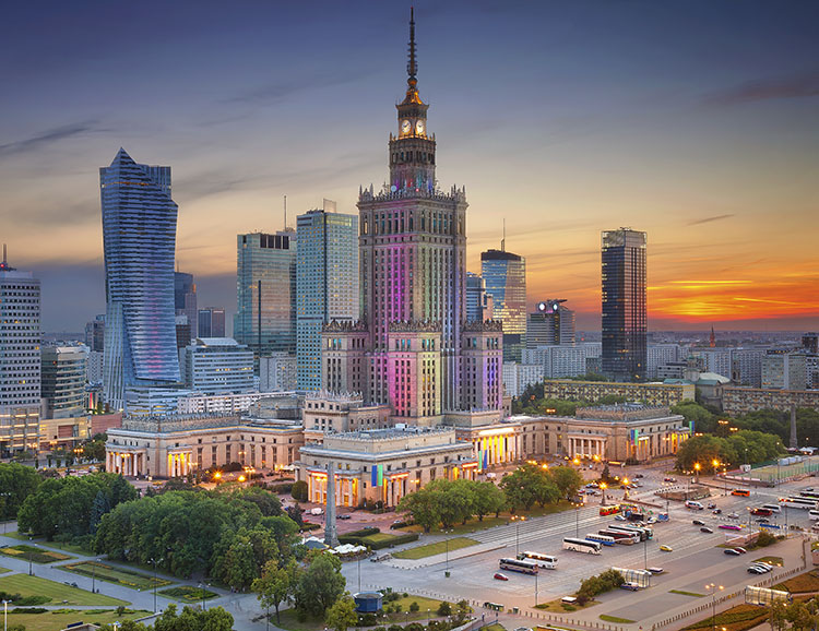 Abendliche Skyline von Warschau